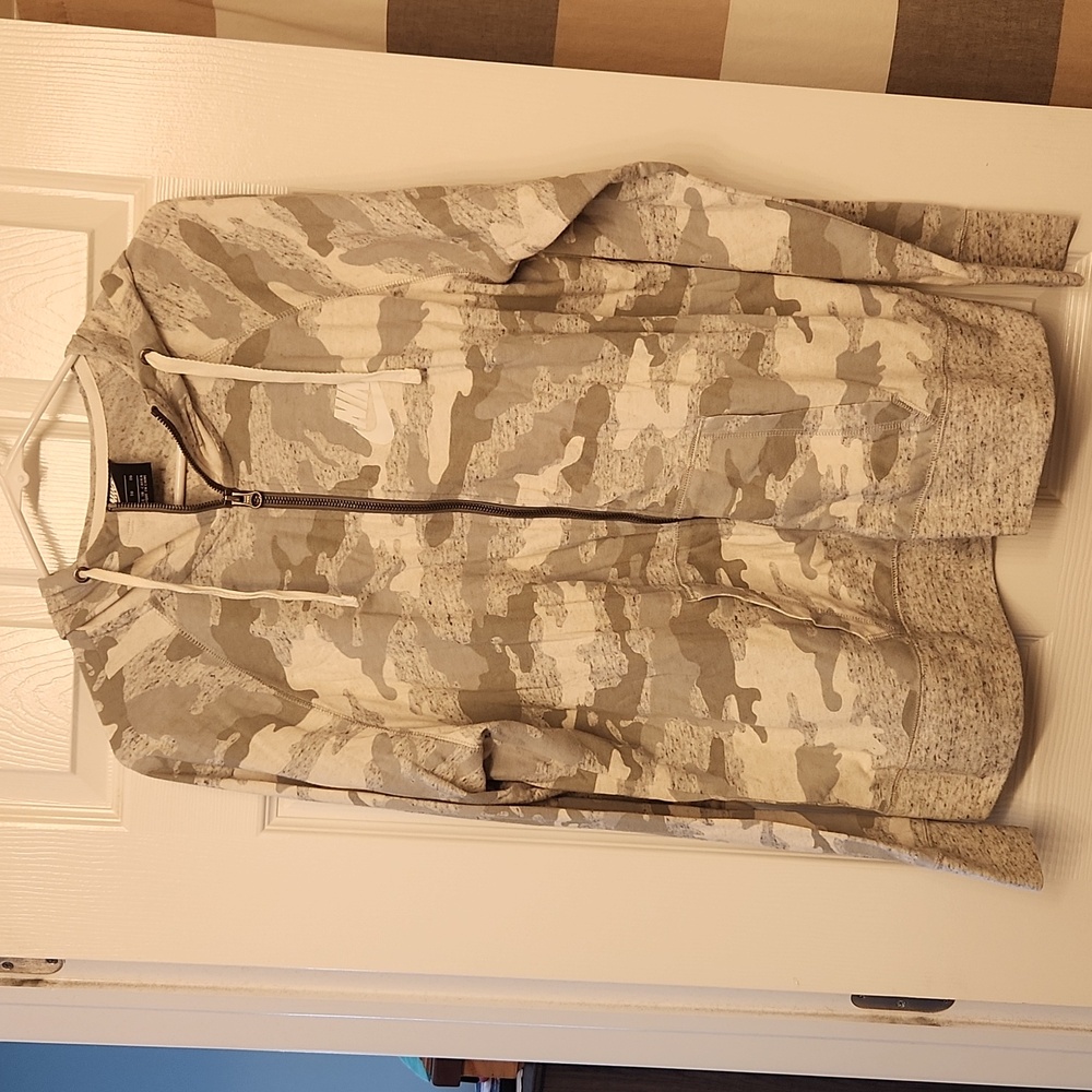EUC Nike Gym Vintage camo hoodie